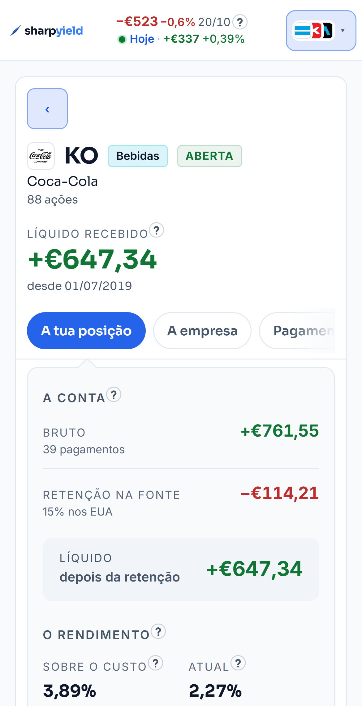O detalhe da Coca-Cola na carteira de demonstração: o bruto, a retenção e o líquido, o rendimento sobre o custo e ao preço de hoje. Com o cursor, o que é o rendimento sobre o custo, o primeiro e o último pagamento por ação e o recuperado até hoje